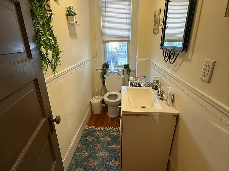 352 Main St #1 — Photo 5