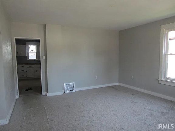 4th image of 825 Camden St