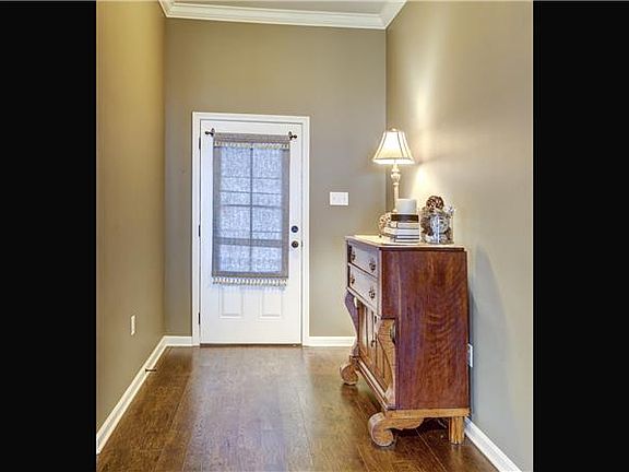 4th image of 15058 Cross Creek Blvd