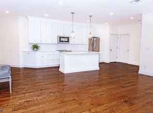 29 Euclid Ave Unit 203, Summit, NJ 07901