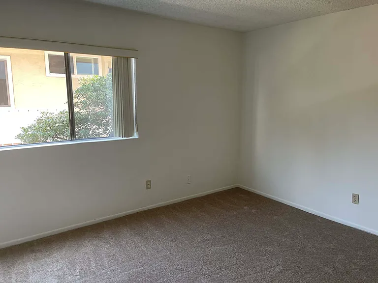 333 W Lexington Dr #2 — Photo 7