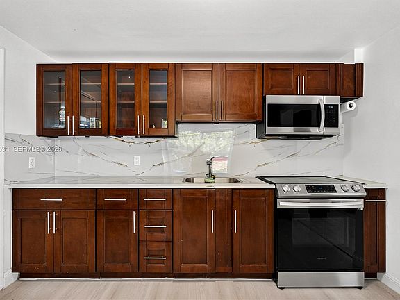 5th image of 5800 Taylor St #1