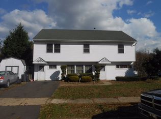 2 Long Loop Rd, Levittown, PA 19056