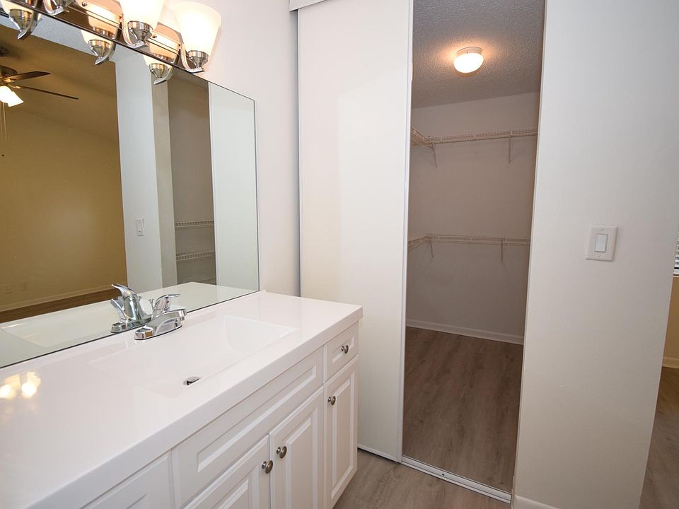 1st image of 4328 Carambola Cir N