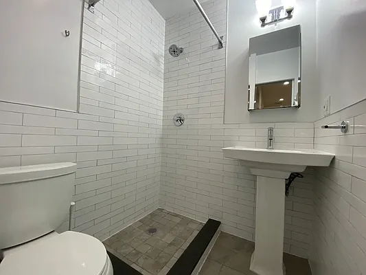 Rented by AZ REALTY NYC LLC | media 7