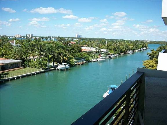 3rd image of 9800 W Bay Harbor Dr APT 601