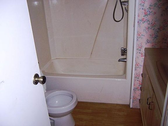 3rd image of 177 Lake Tarpon Dr