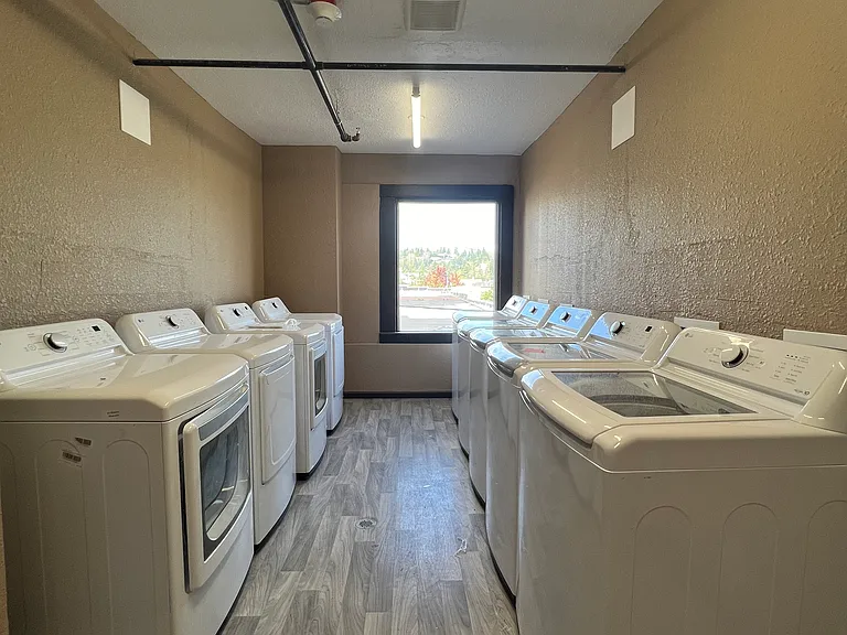 212 E Wishkah St #201 — Photo 10