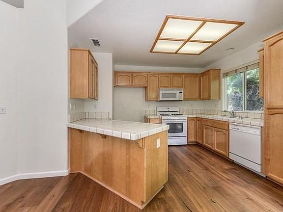 2nd image of 133 Lembi Dr