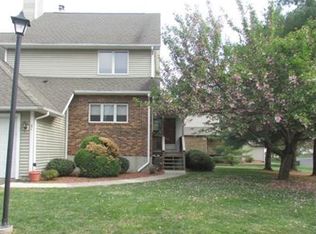61 Steeplechase Dr, Newington, CT 06111