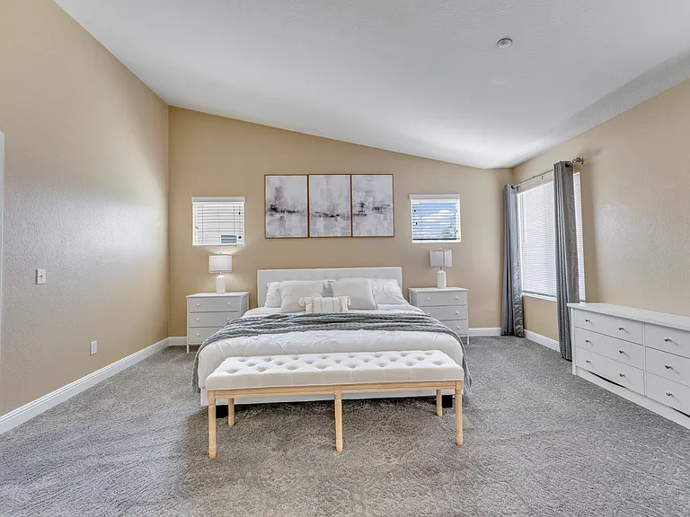 7476 Peppertree Ln — Photo 19