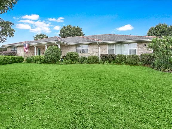3rd image of 1515 Robert E Lee Blvd