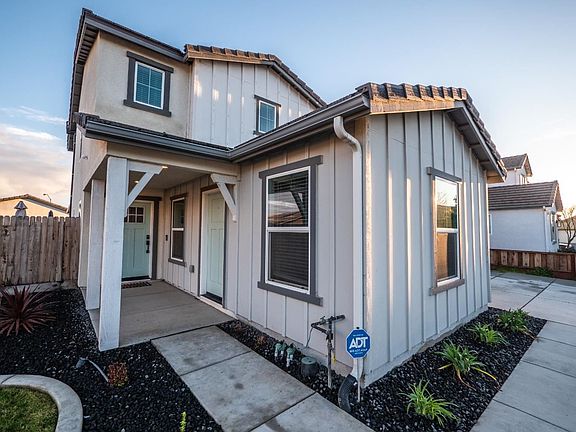 3rd image of 2112 Truckee Dr