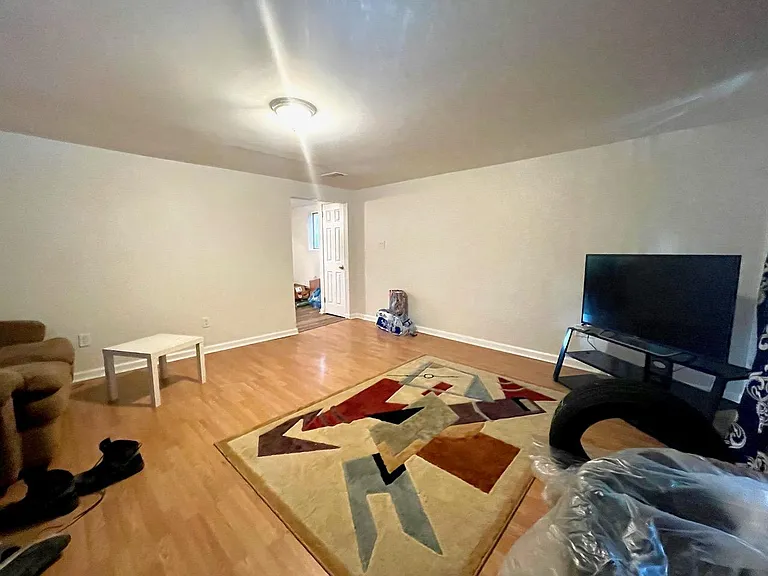 307 Walnut St #UPPER — Photo 5