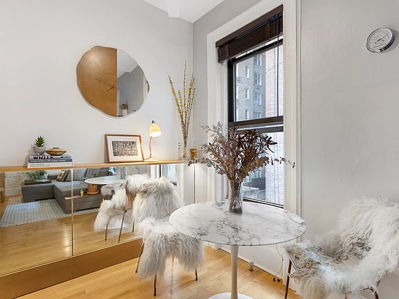 4th image of 132 W 80th St APT 5R
