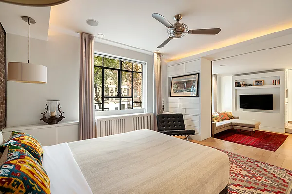 Sold by Compass | media 7