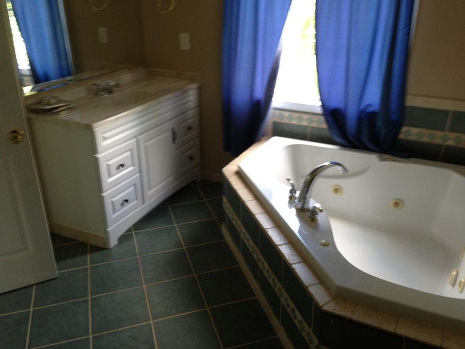 Upstairs masterbath