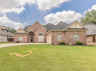 513 Quail Cove Ct, Hurst, TX 76054