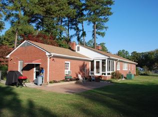 611 Burts Rd, Yorktown, VA 23692