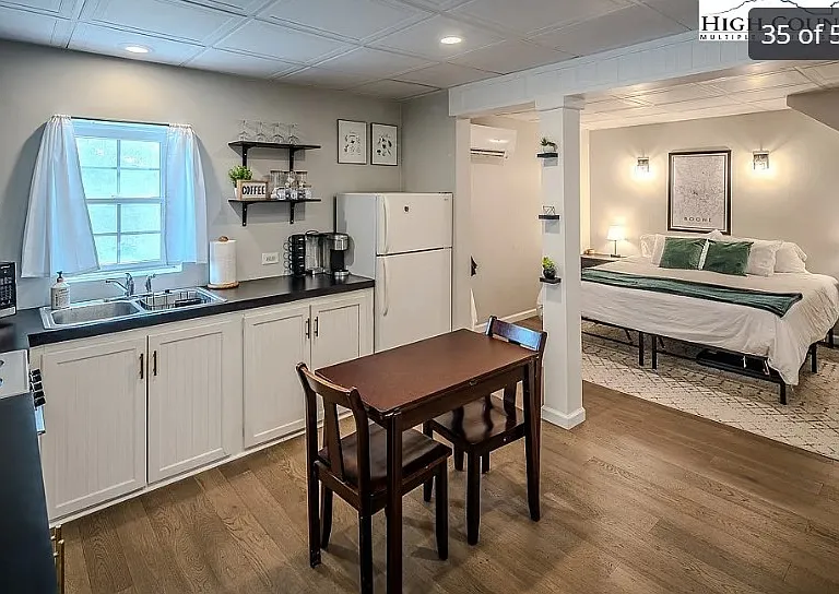 676 White Laurel Ln — Photo 1