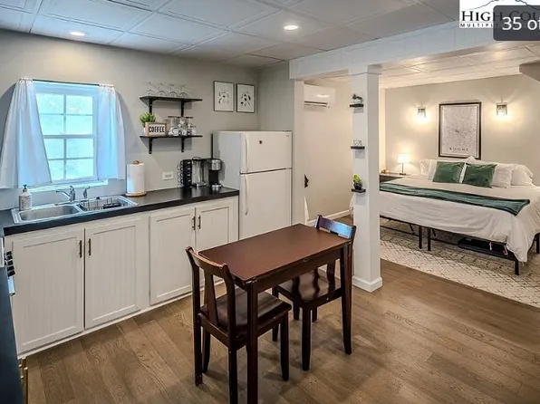 676 White Laurel Ln, Boone, NC 28607