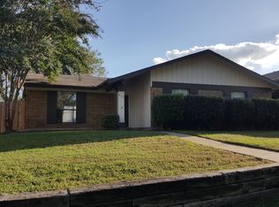 934 Medio Dr, Garland, TX 75040
