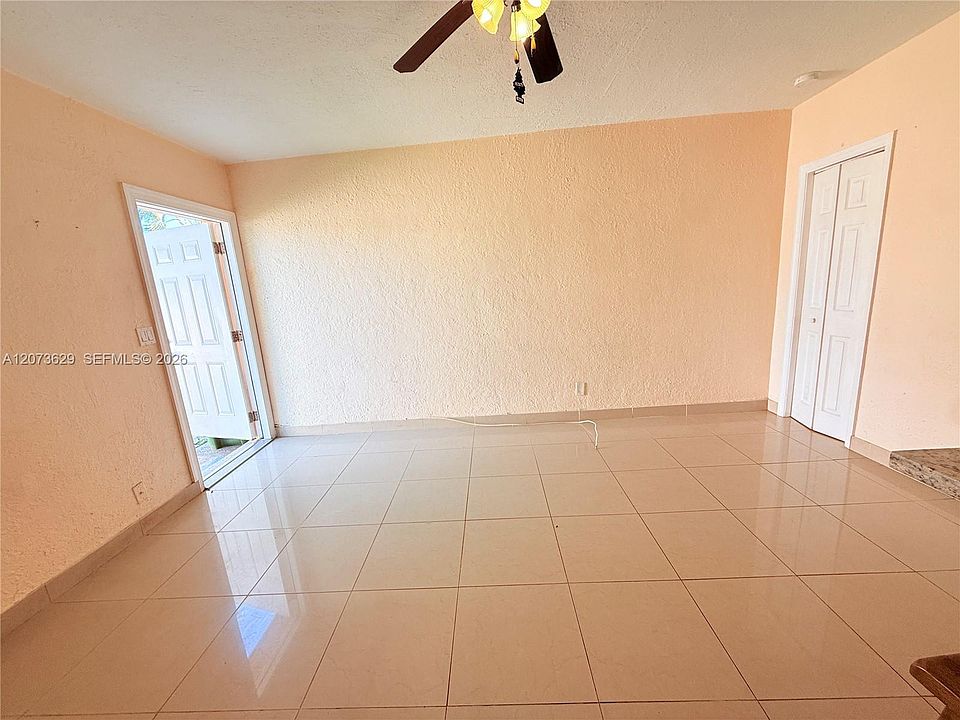 1st image of 326 NE 6th St APT 3