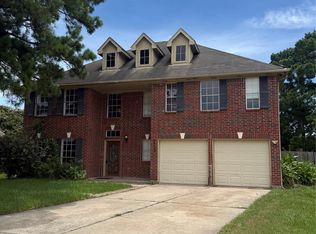 5322 Golden Stream Dr, Houston, TX 77066