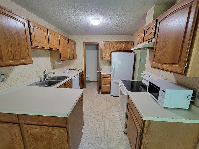 737 Larpenteur Ave E — Photo 3