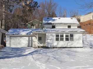 30558 Moonlight Bay Ct, Lindstrom, MN 55045