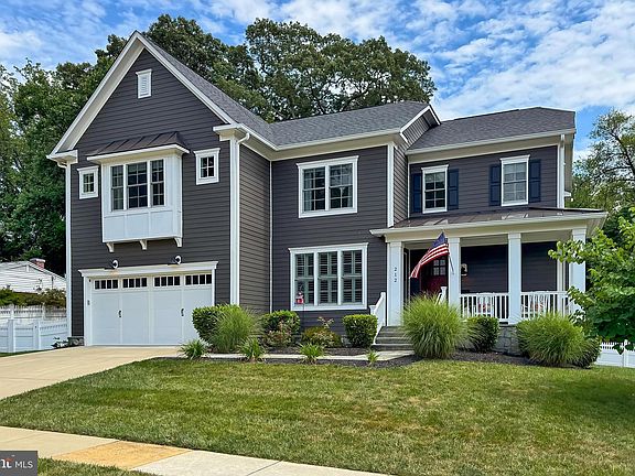 3rd image of 212 Yeonas Dr SW