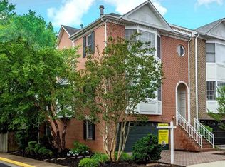 8178 Madrillon Ct, Vienna, VA 22182