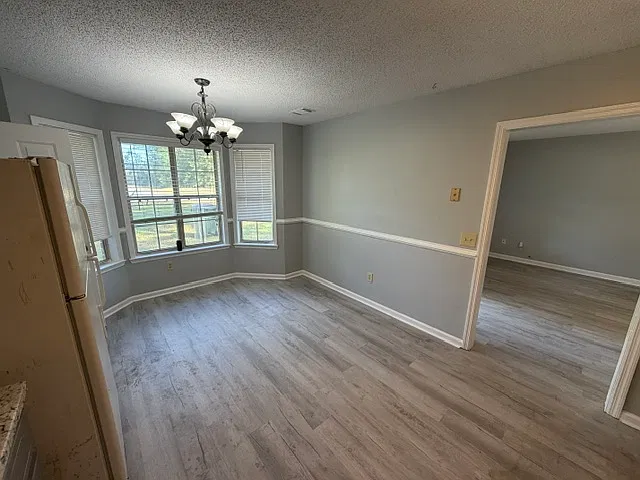 4 bed, 2.0 bath, 1361 sqft, $1,895 — Photo 3