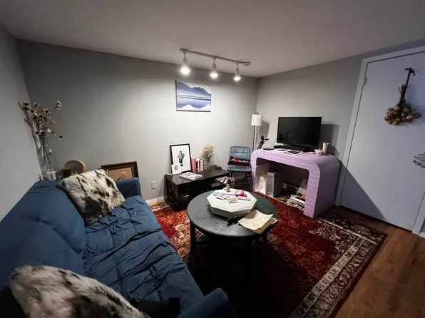 199 1st Avenue image 1 of 7