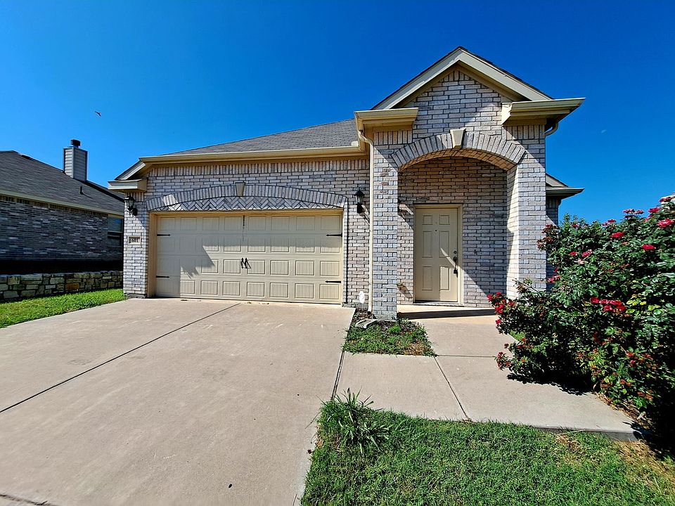 1st image of 601 Jennie Marie Cir