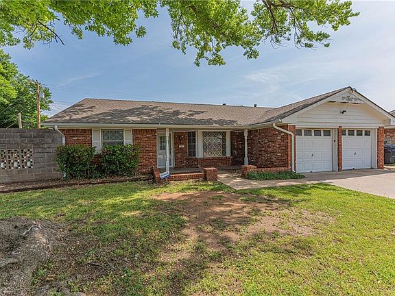 3rd image of 420 SW 63rd Pl