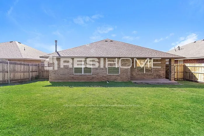 11709 SW 8th St — Photo 14