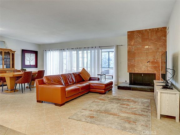5th image of 46228 Lou Cir