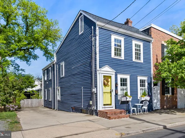 147 2nd St, Bordentown, NJ 08505