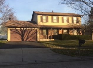 4295 Sandlewood Ln, Hoffman Estates, IL 60192