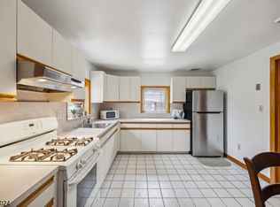 9 Church Sq, Harrison, NJ 07029