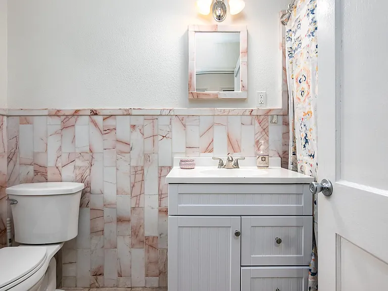 446 Irvington Dr — Photo 16