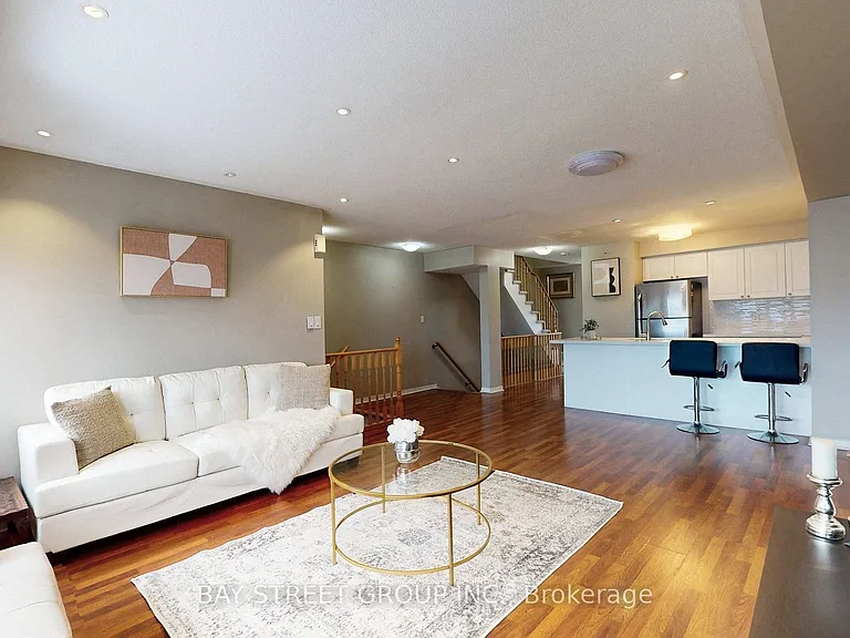 3975 Eglinton Ave W #13 — Photo 5