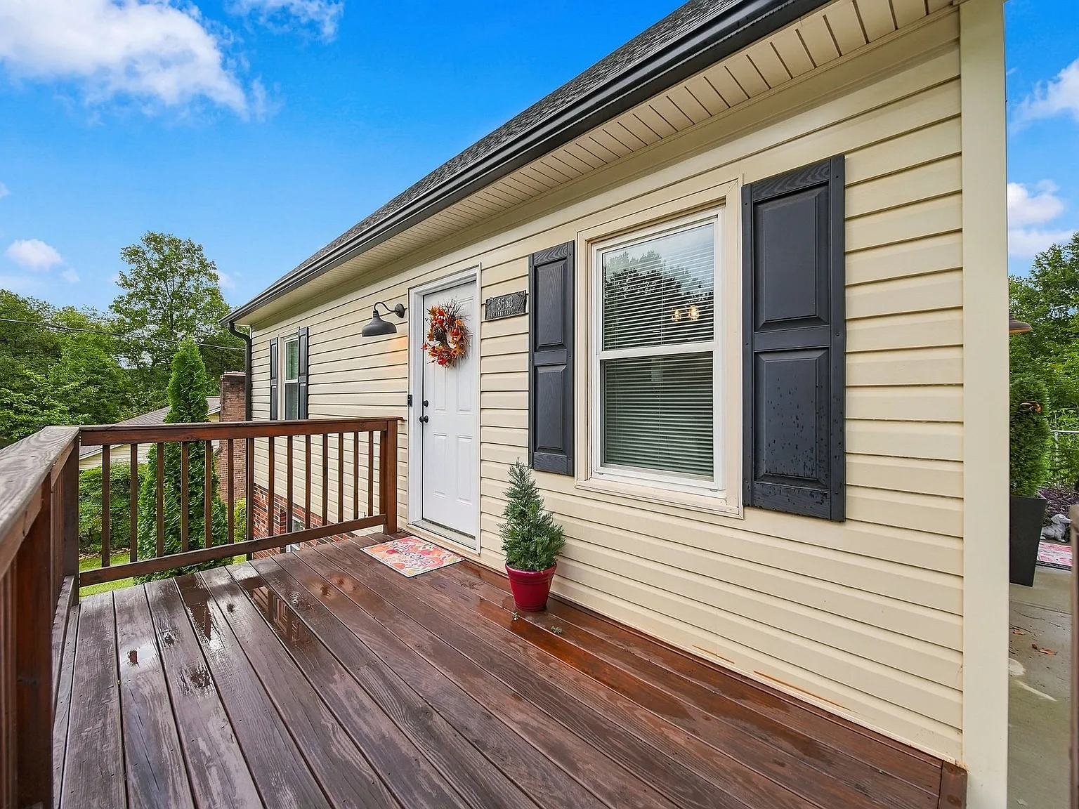 5683 Valley Field Rd — Photo 2