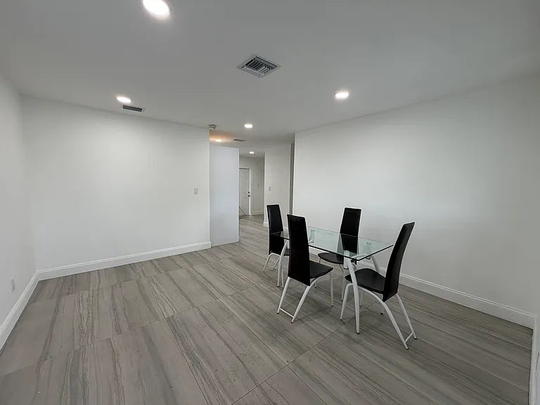 9805 Marlin Rd — Photo 2
