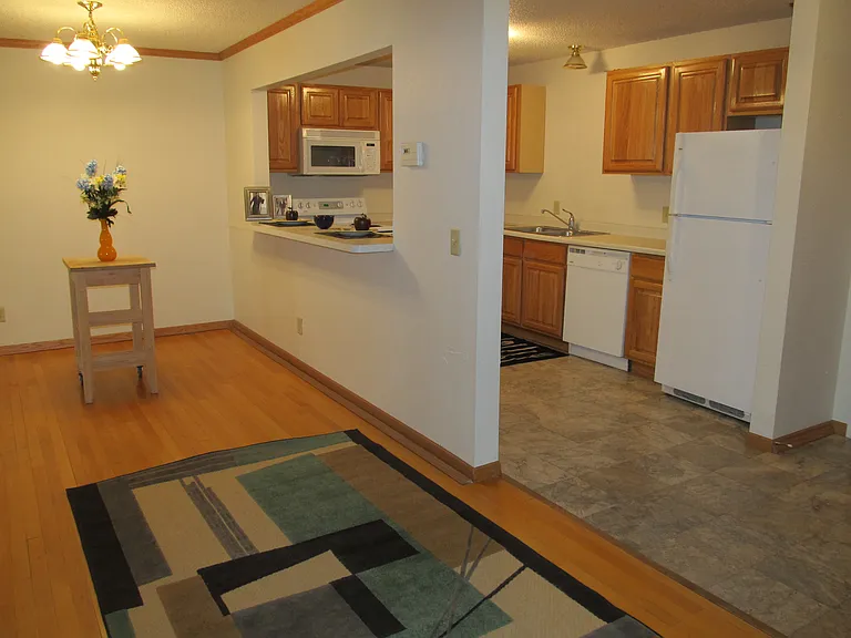 The Carriage House Apartments — Photo 17