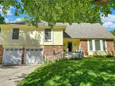 10434 Bradshaw St, Overland Park, KS, 66215