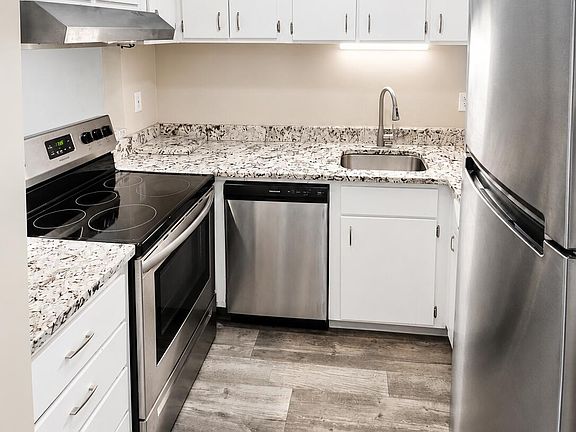 3rd image of 613 Villa Rd APT H