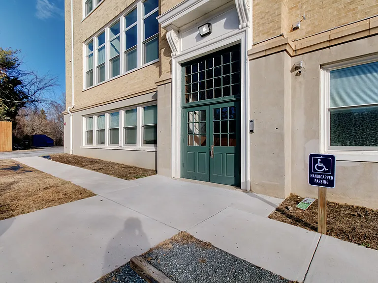 Garland Rodes Apartments — Photo 8