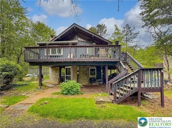 163 Granite Rd, Long Pond, PA 18334